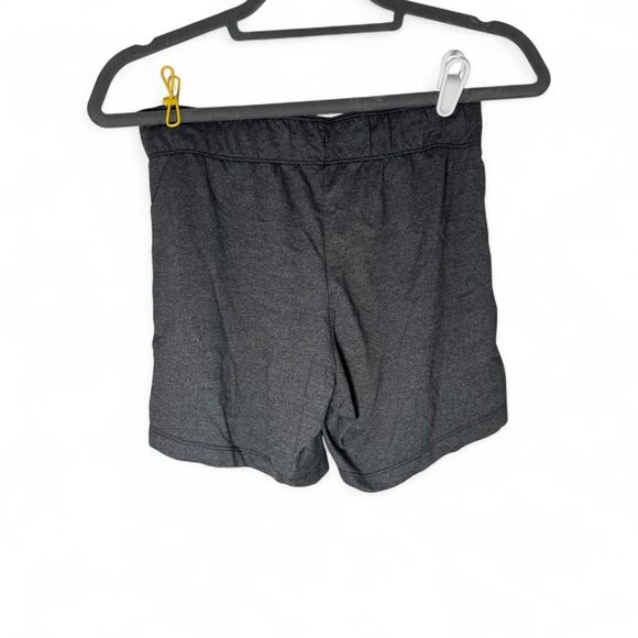 Nike Women’s Dri-Fit Grey Shorts Size XS - Picture 3 of 4